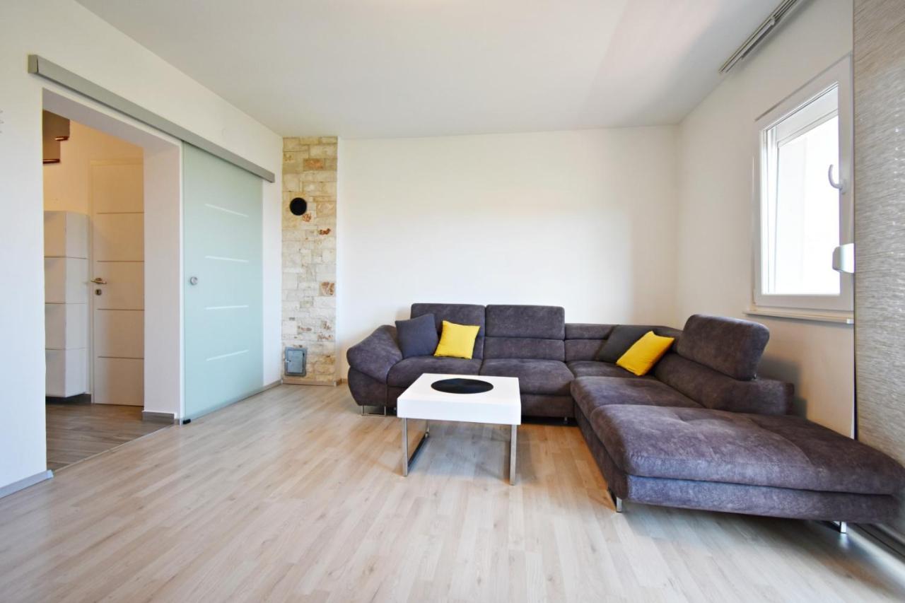 Apartman Lukas ราบัซ ภายนอก รูปภาพ