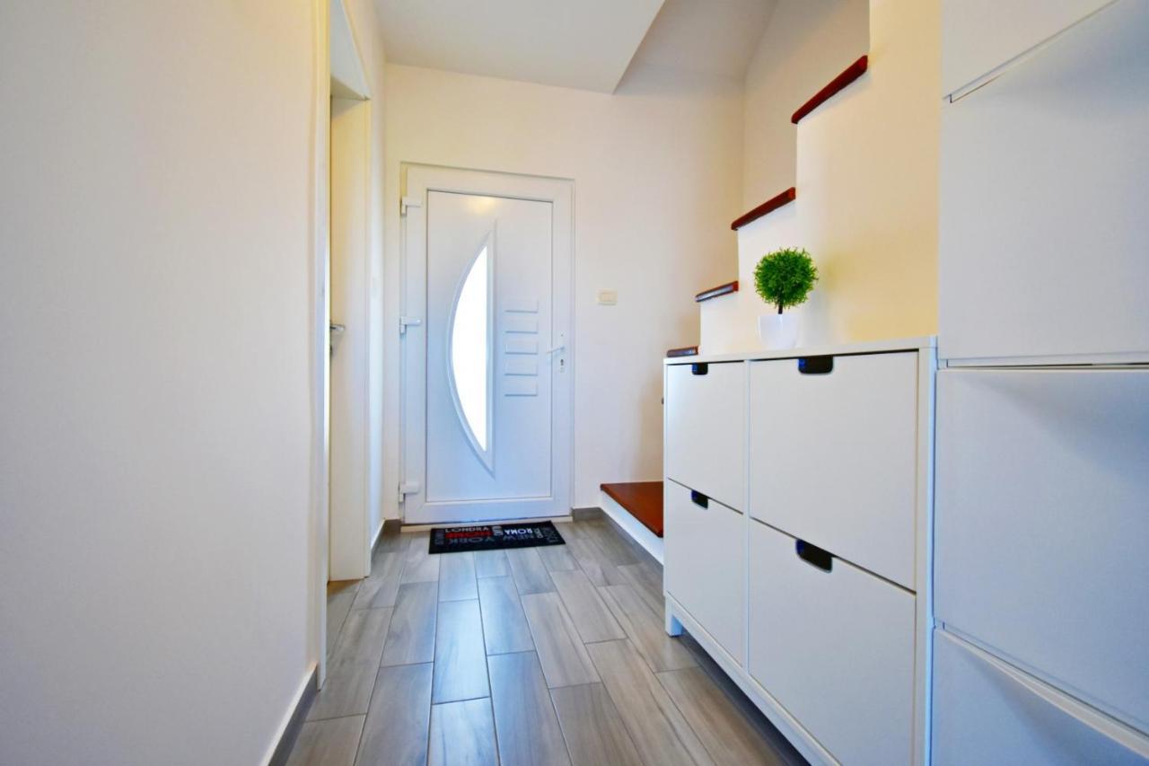 Apartman Lukas ราบัซ ภายนอก รูปภาพ